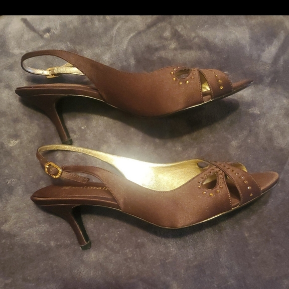 Naturalizer Heels 👠 - Picture 4 of 6